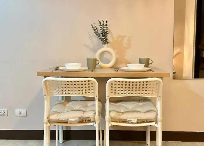 Cozy In Salcedo Village Makati * Manila