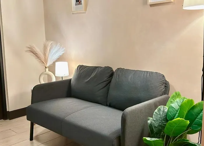 Cozy In Salcedo Village Makati Apartment