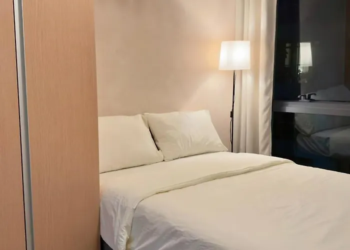 Cozy In Salcedo Village Makati Apartment