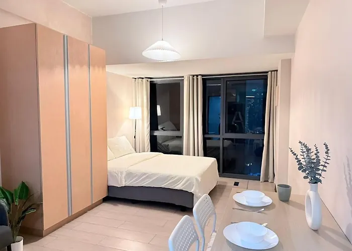 Cozy In Salcedo Village Makati Apartment *